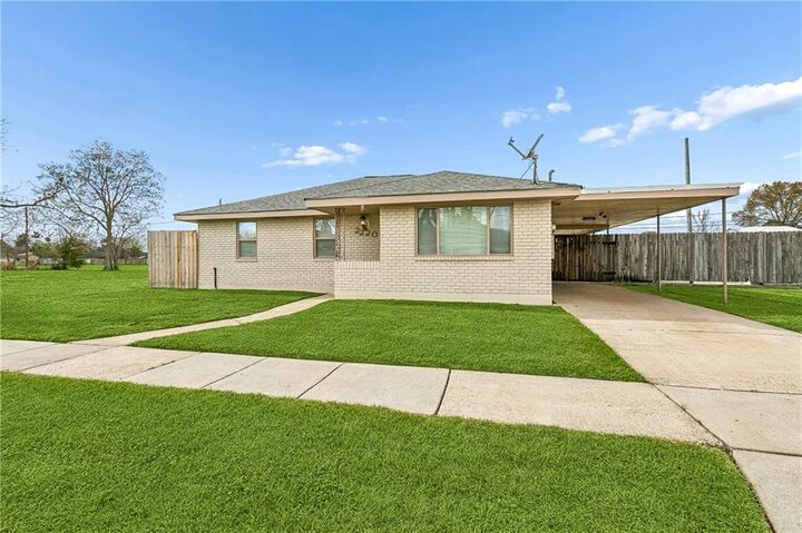 Property Photo:  2220 Ventura Drive  LA 70043 