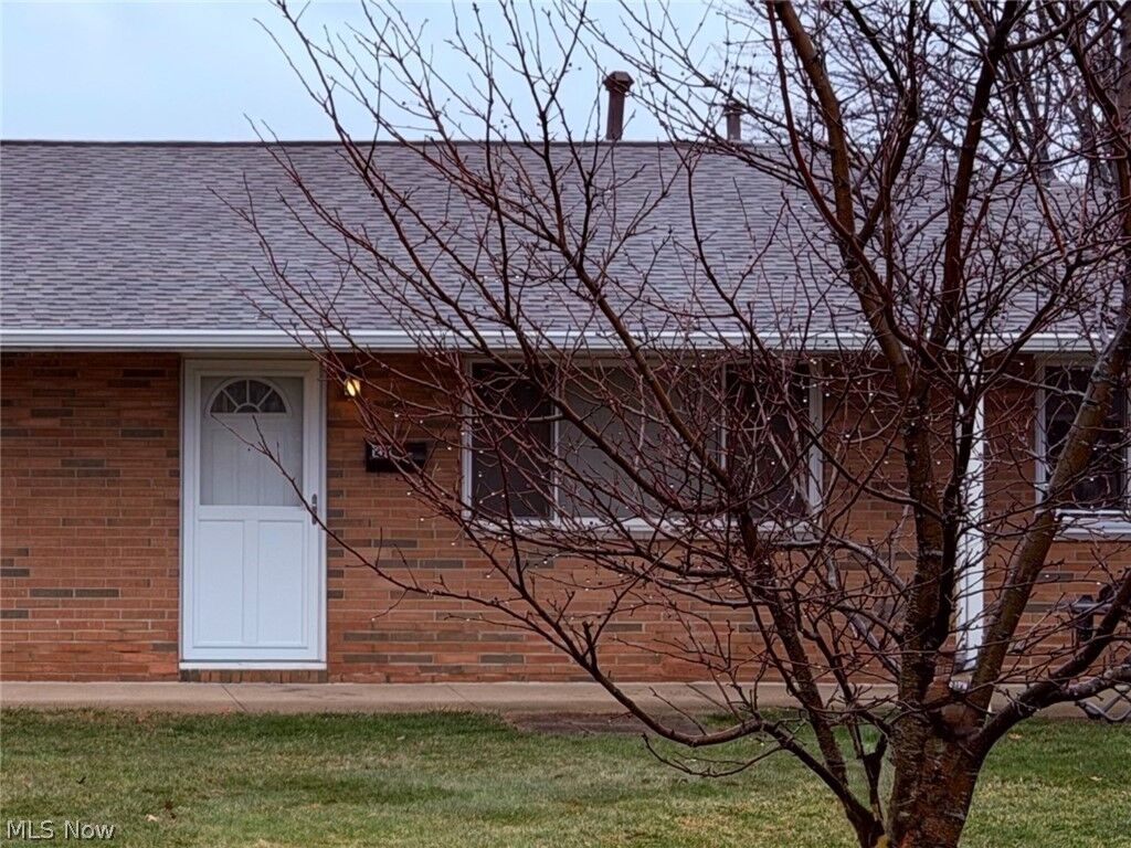 Property Photo:  21884 River Oaks Drive 2K  OH 44116 