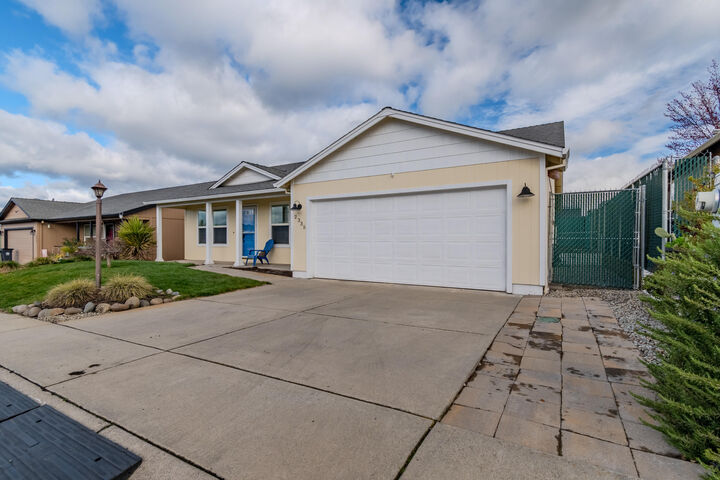 Property Photo:  2335 New Haven Drive  OR 97502 