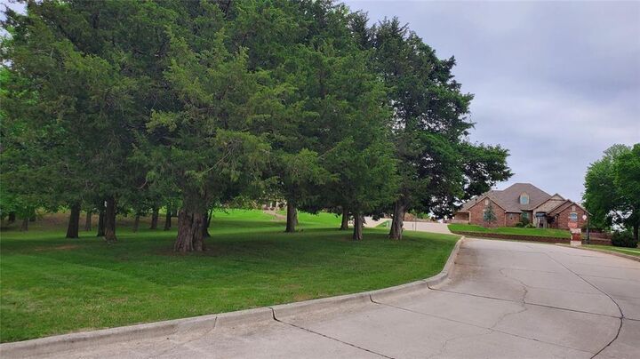 Property Photo: Eagles Nest OK 73080