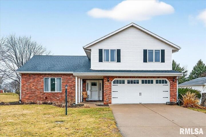 Property Photo: 1009 Highland Court IL 61548