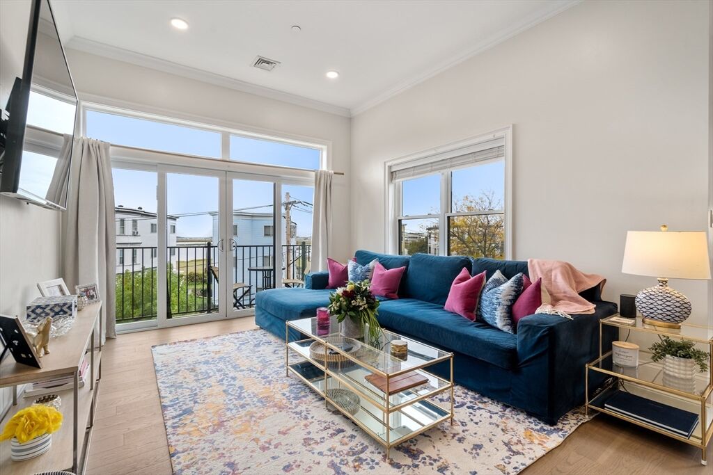 Property Photo:  130 Coleridge St 6  MA 02128 