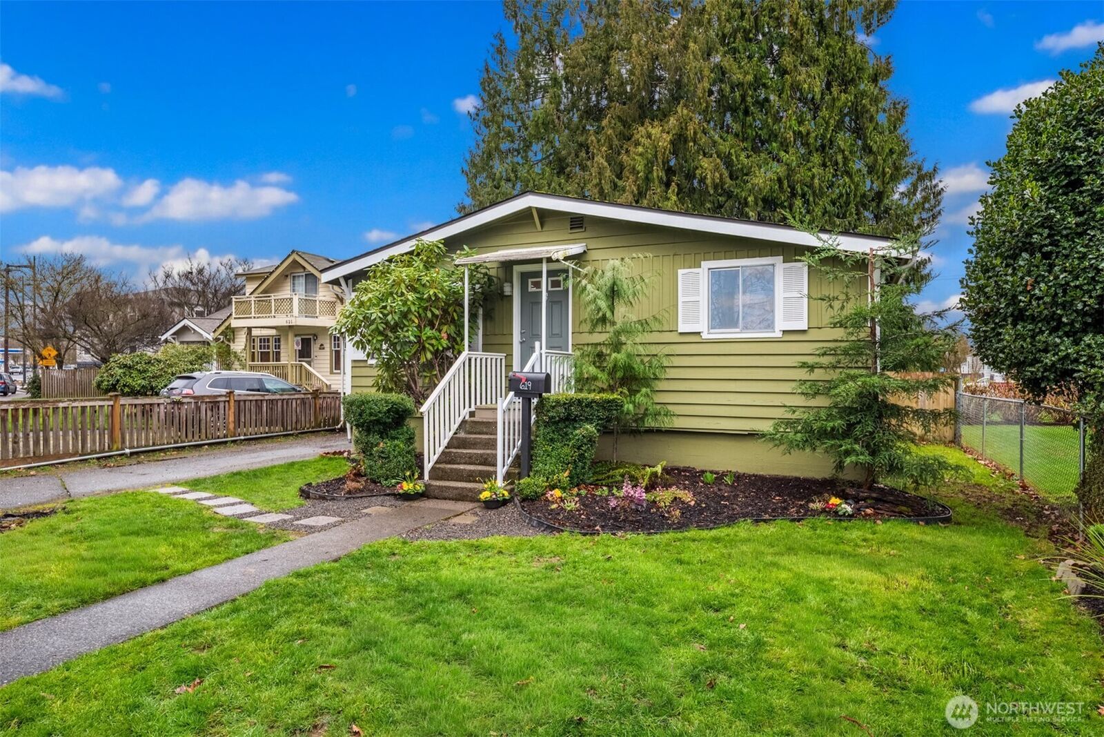 Property Photo:  619  Burnett Avenue S  WA 98057 