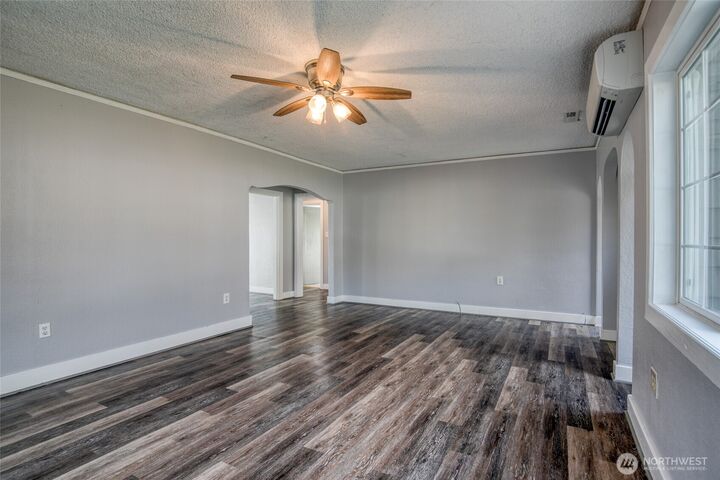Property Photo:  2409  Cherry Street  WA 98520 