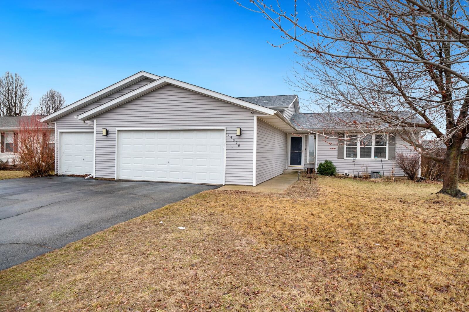 Property Photo:  14090 Hanna Way  IL 61080 