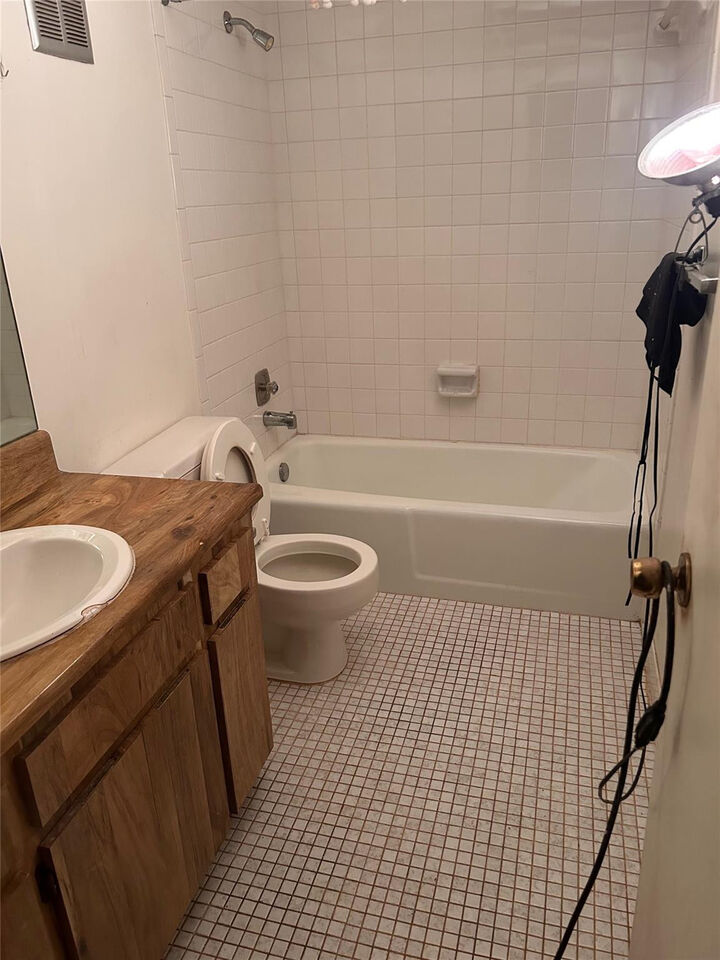 Property Photo:  1490 NW 113th Avenue  FL 33026 