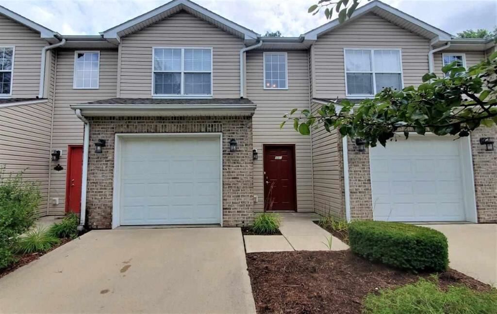 Property Photo:  331 Greenbrier Drive  IN 47374 