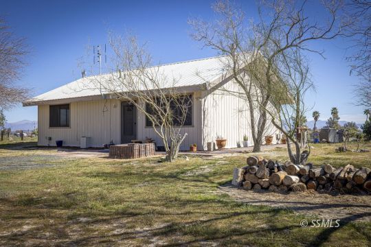 Property Photo:  7920 Neal Ranch Rd  CA 93527 