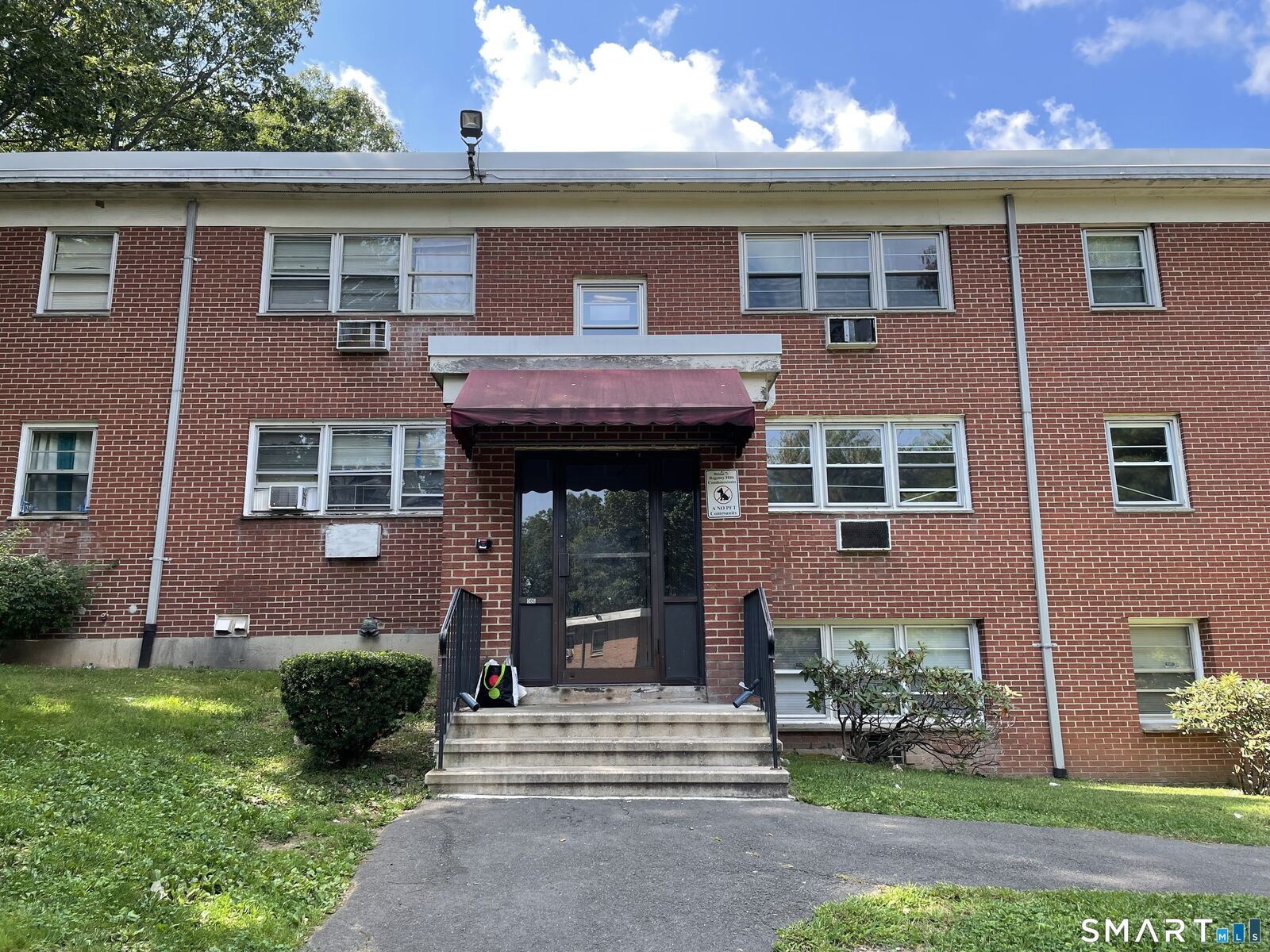 Property Photo:  306 Pine Rock Avenue Apt D11  CT 06514 