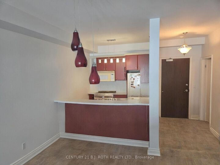 Property Photo: 200 Collier Street 306 ON L4M 1H7