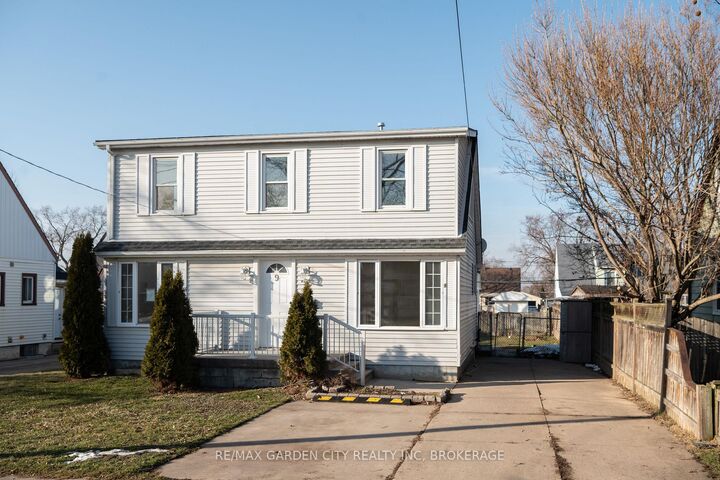 Property Photo: 9 Fir Avenue ON L2P 1B6