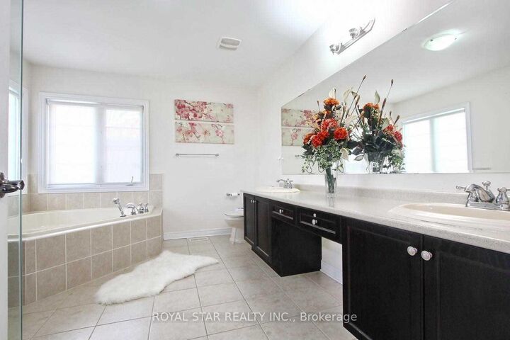 Property Photo: 38 Riverglen Street ON L6P 3C1
