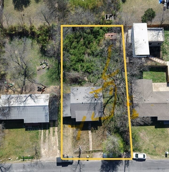 Property Photo: 407 Middle Lane TX 78753