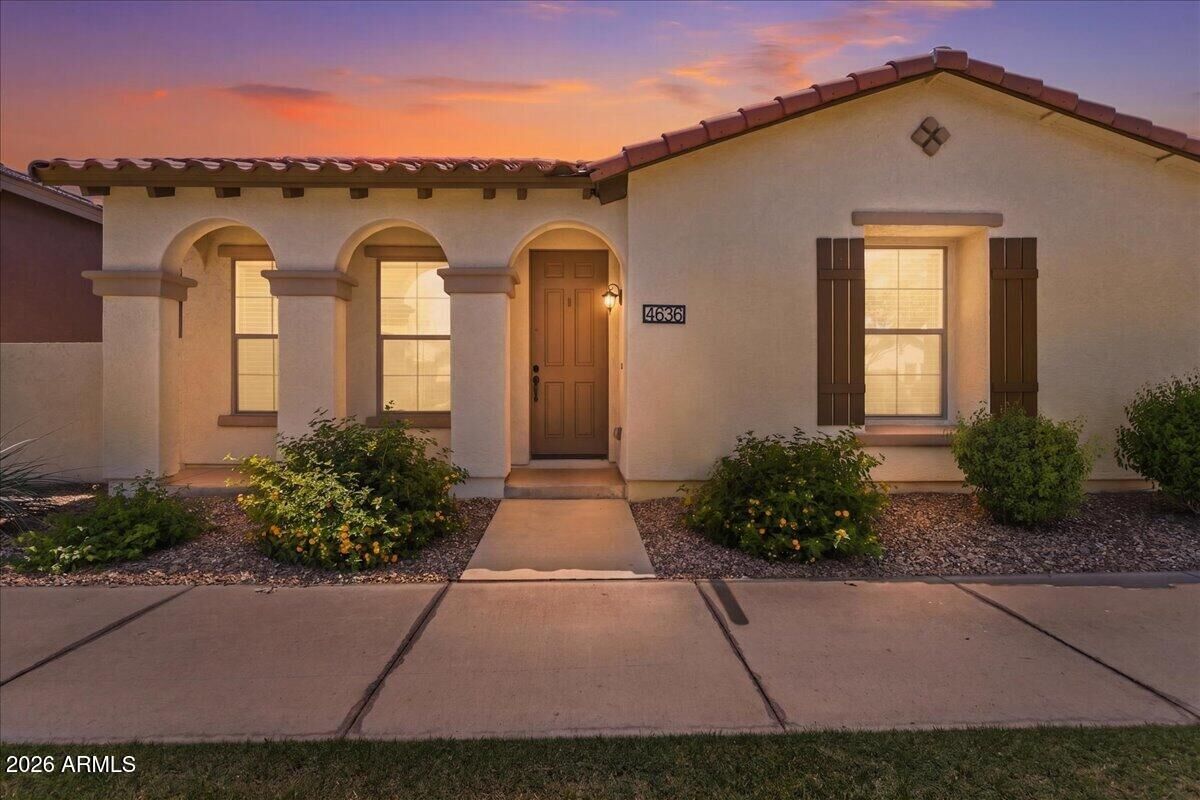 Property Photo:  4636 E Maplewood Street  AZ 85297 