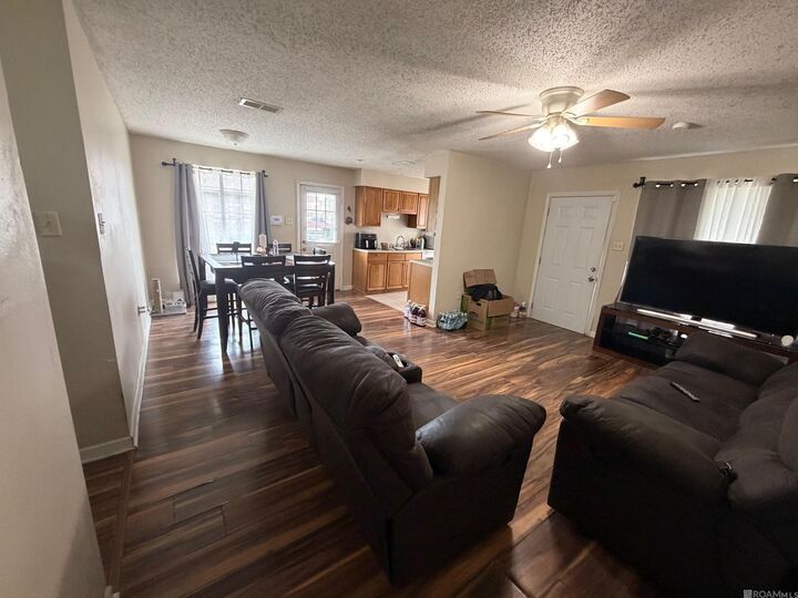 Property Photo: 1916 - 1918 N Harco Dr LA 70815