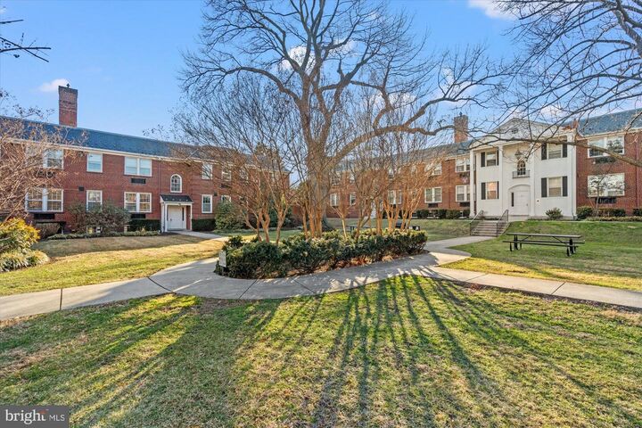 Property Photo:  715 S Washington Street A-36  VA 22314 