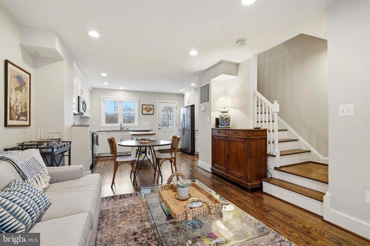 Property Photo:  19 Clifford Avenue  VA 22305 