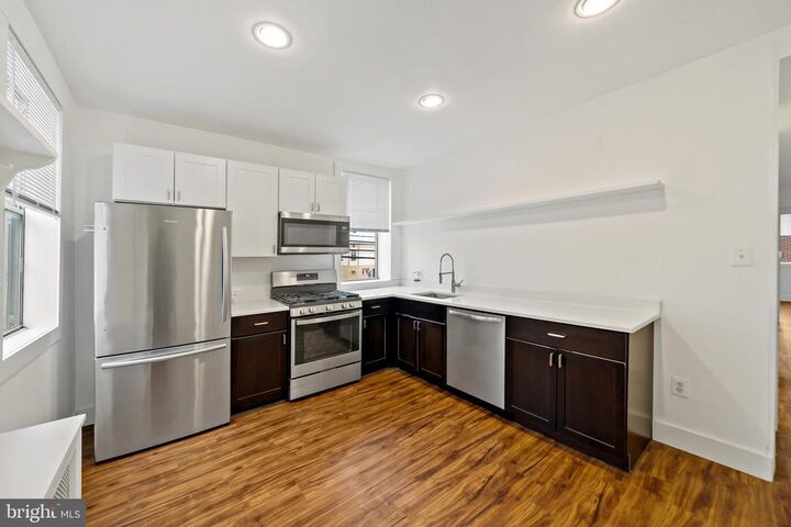 Property Photo:  2400 S Hutchinson Street 2  PA 19148 