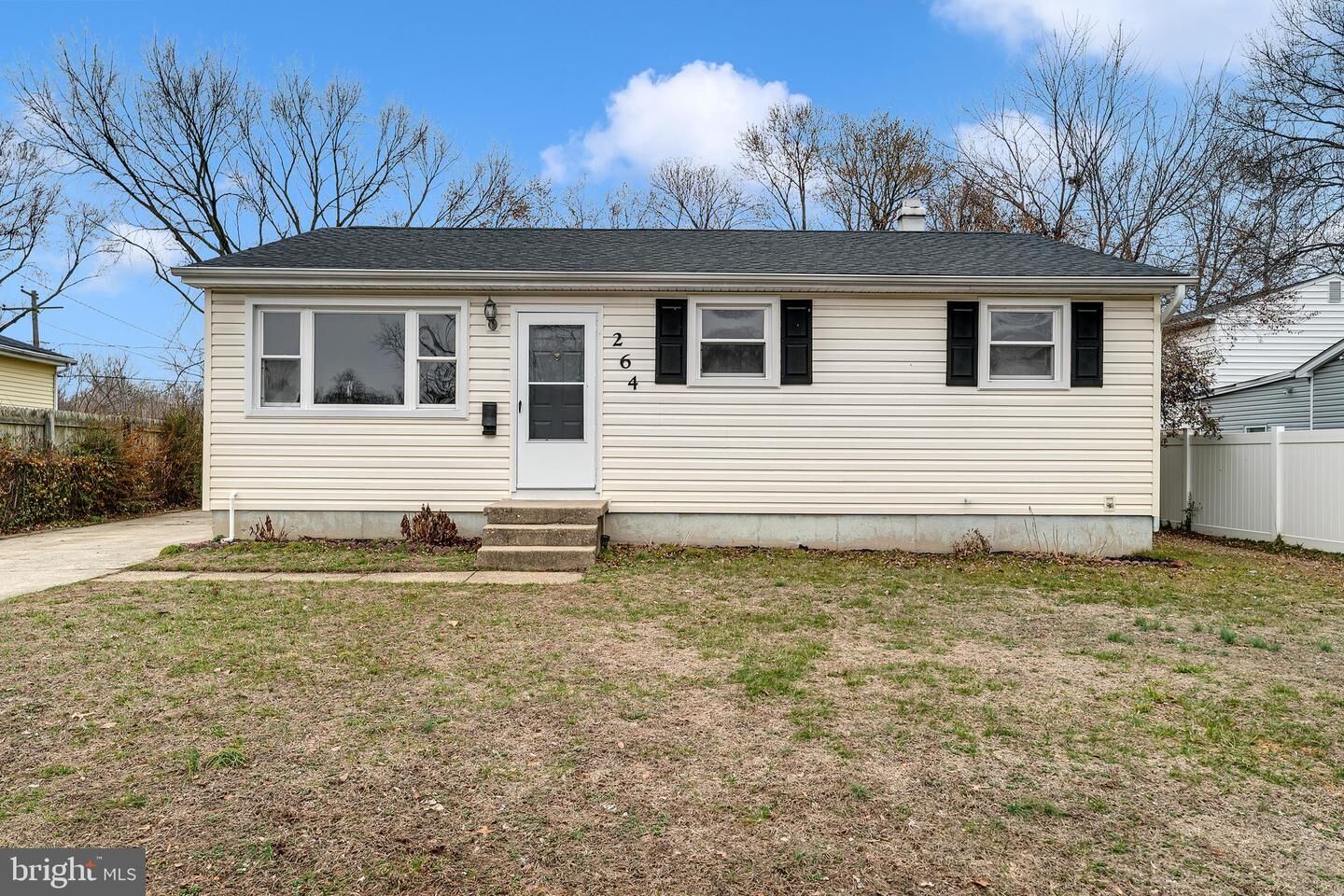 Property Photo:  264 Old Line Avenue  MD 20724 