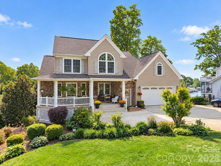 Property Photo:  186 Hazelton Loop  NC 28117 