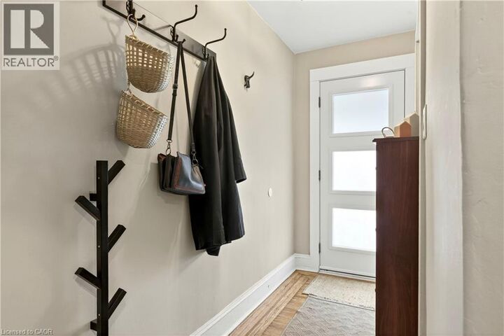 Photo de la propriété:  74 Belmont Avenue  ON L8L 7M1 