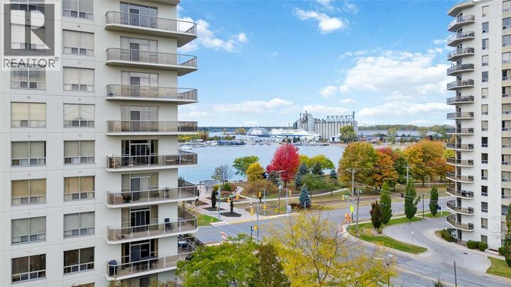 Photo de la propriété:  350 Front Street North 401  ON N7T 1A0 