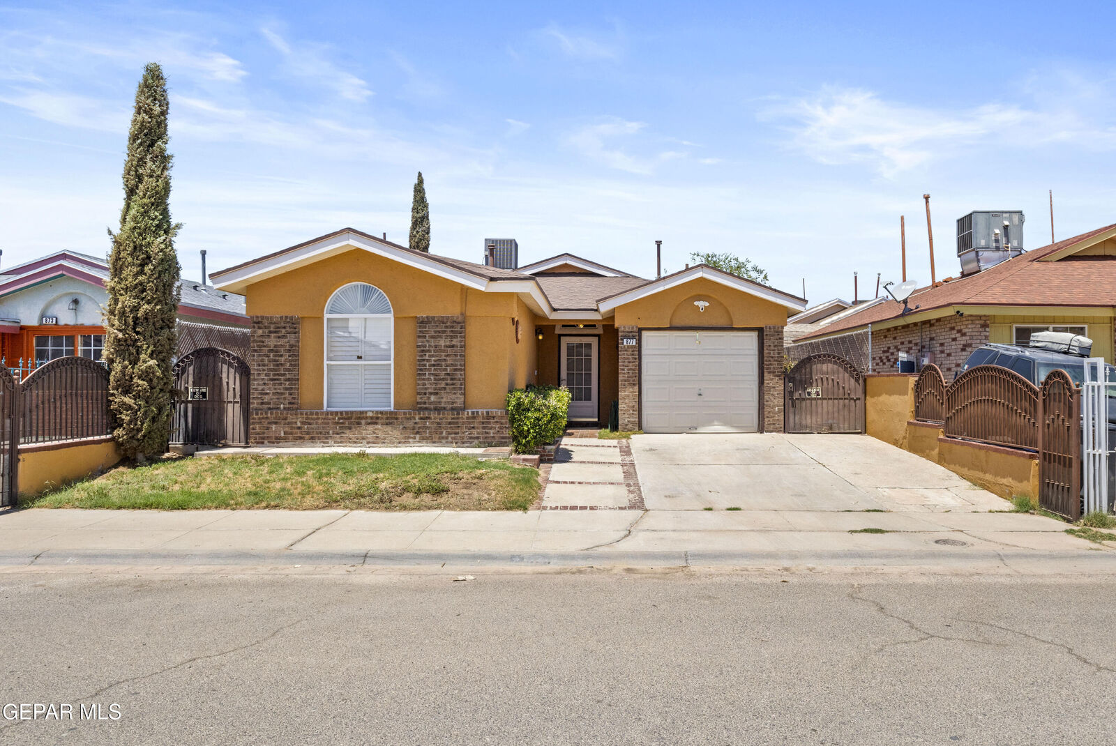 Property Photo:  877 Mondel Pine Place  TX 79907 