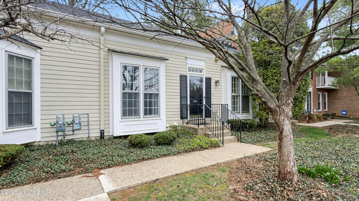 Property Photo:  3607 Brownsboro Rd 13  KY 40207 