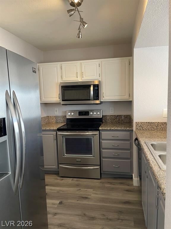 Property Photo:  5055 West Hacienda Avenue 1033  NV 89118 