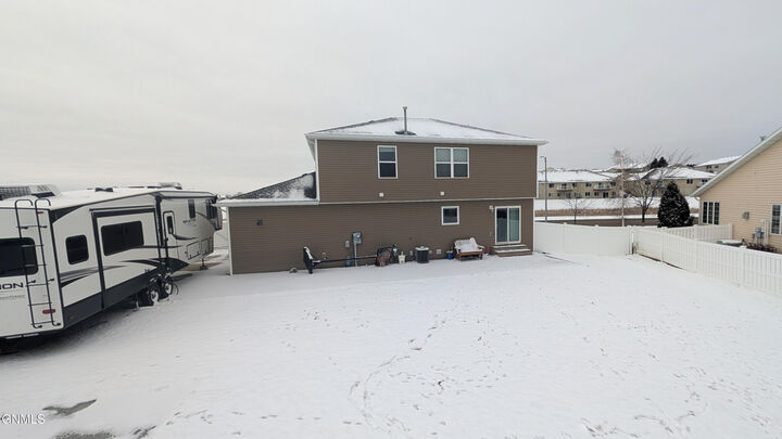 Property Photo:  624 Brome Avenue  ND 58503 