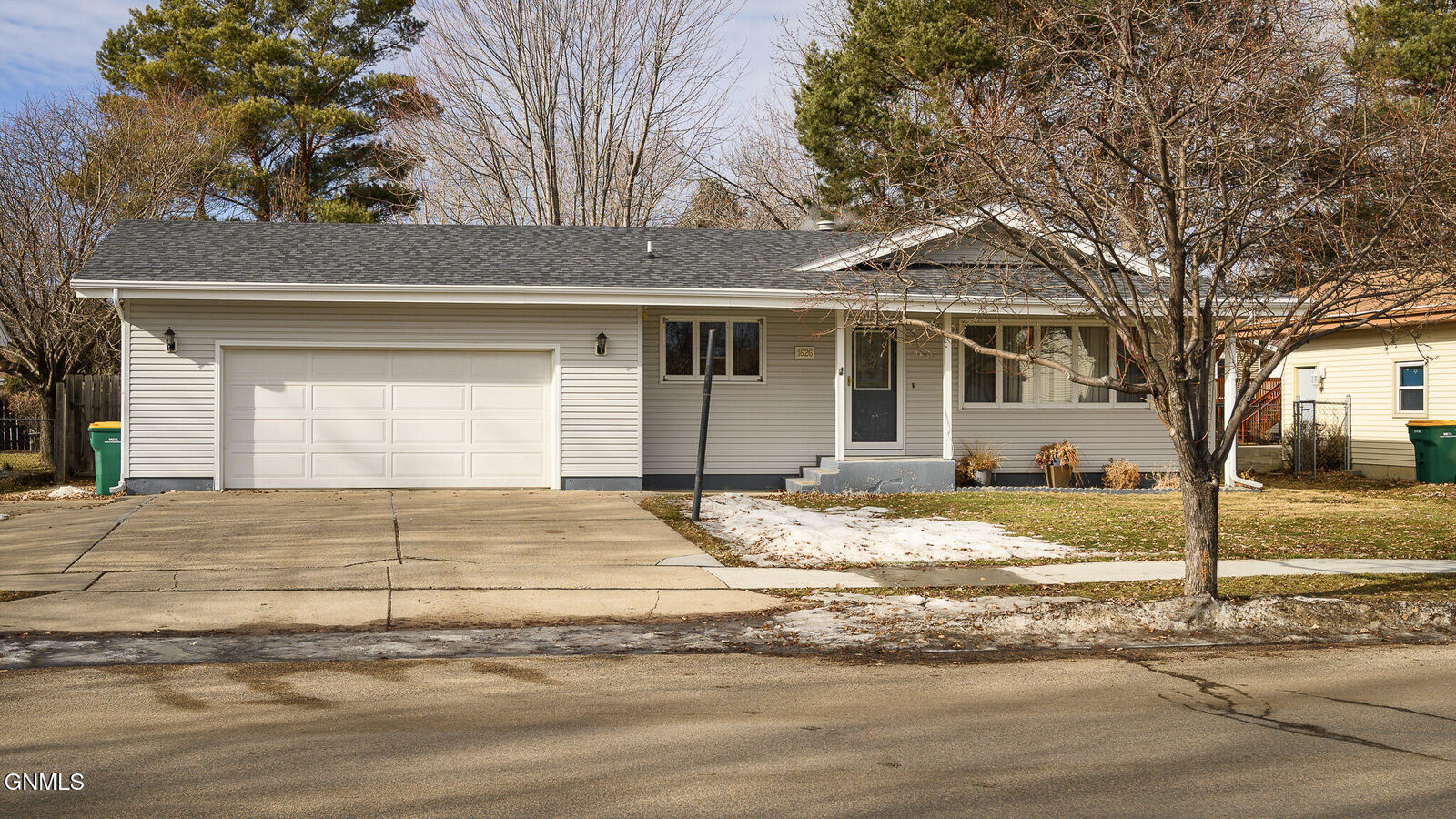 Property Photo:  1626 3rd Street  ND 58504 