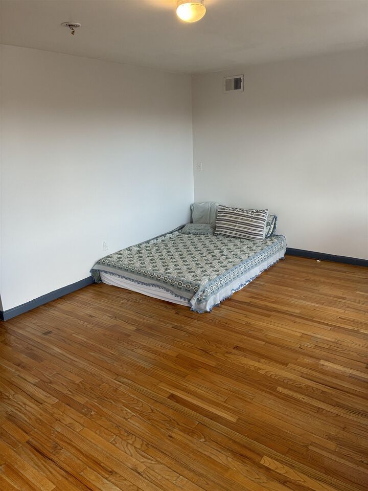 Property Photo:  294 Randolph Ave 2  NJ 07304 