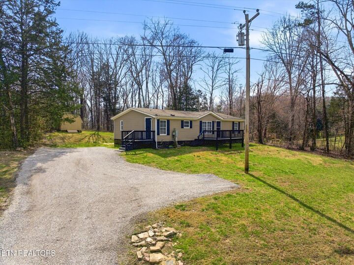Property Photo:  64 County Road 100  TN 37322 