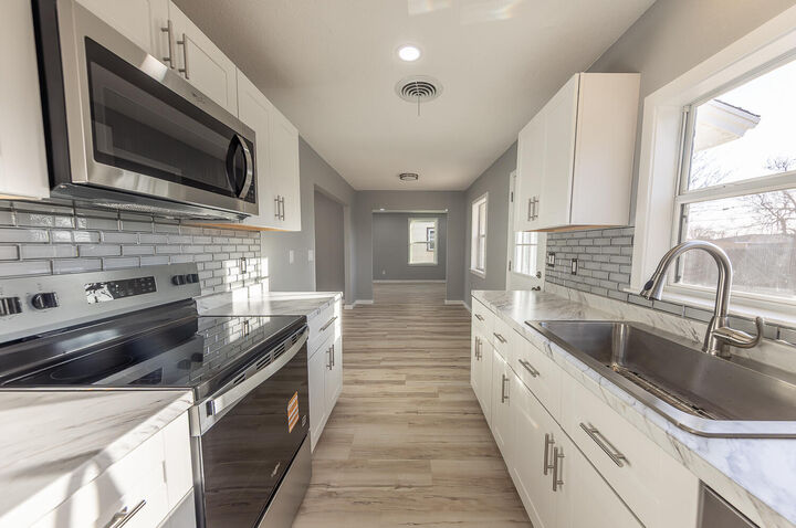 Property Photo:  5409 Ave D  TX 79404 