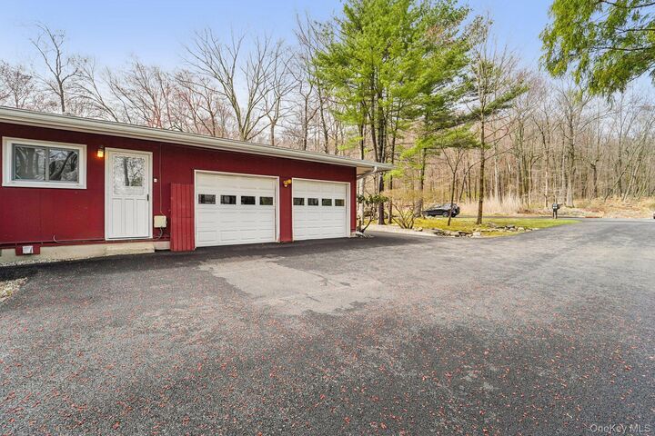 Property Photo:  18 Tamarack Lane  NY 10970 