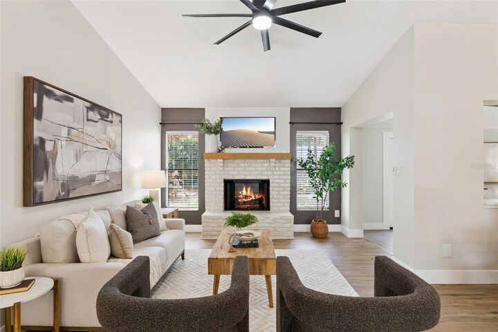 Property Photo: 1230 Hollyridge Trail FL 32751