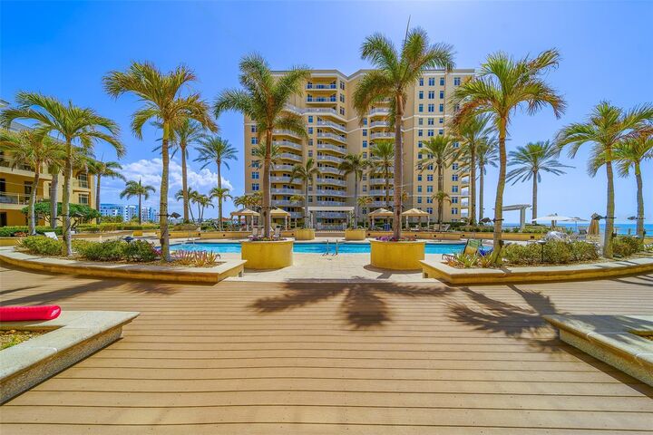 Property Photo:  11 Baymont Street 1109  FL 33767 