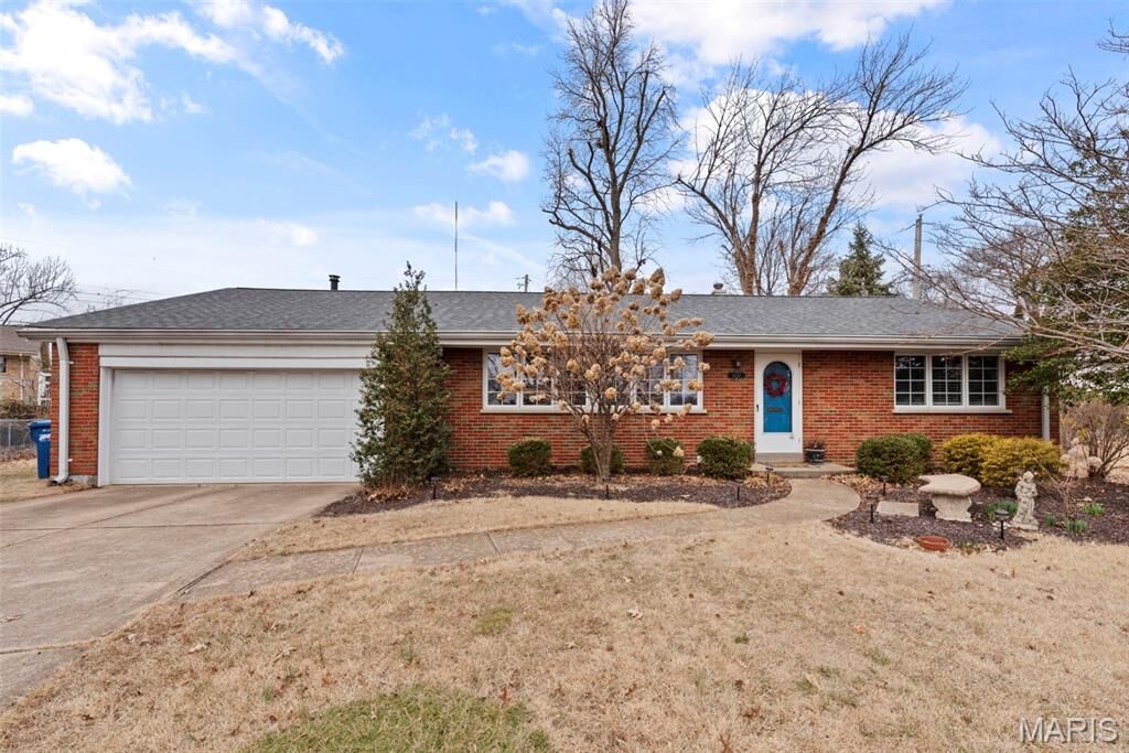 Property Photo:  6121 Savio Drive  MO 63123 