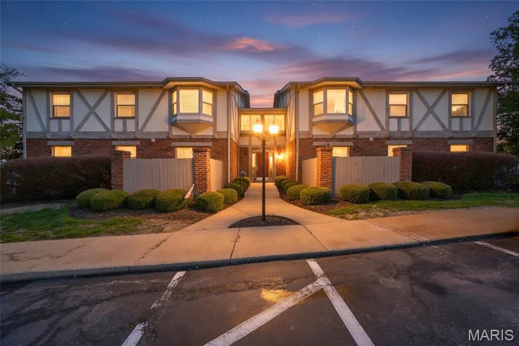 Property Photo:  1380 Willow Brook Cove Court 1  MO 63146 