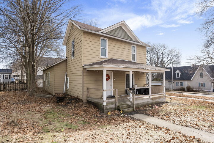 Property Photo:  112 Howard Street  MI 49601 