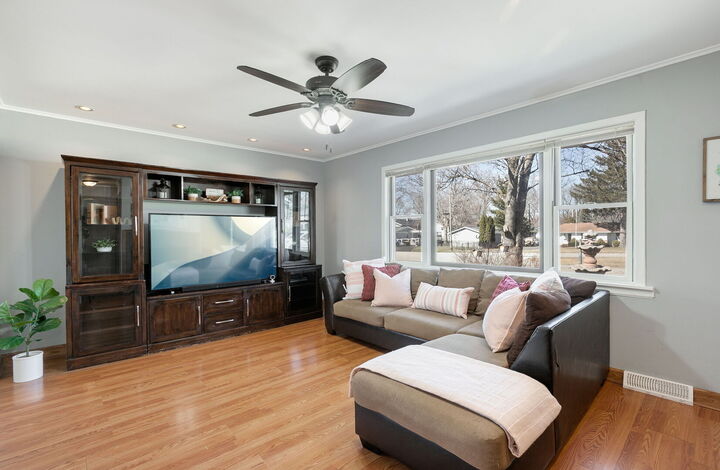 Property Photo:  417 Lawrence Avenue  IL 60030 