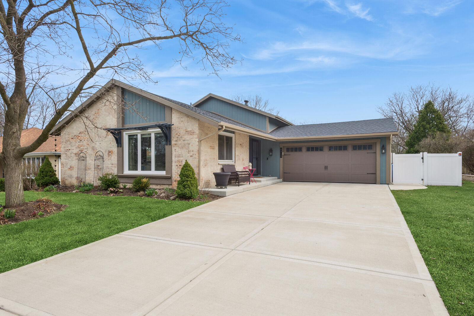 Property Photo:  6515 Deerpath Court  IL 60532 