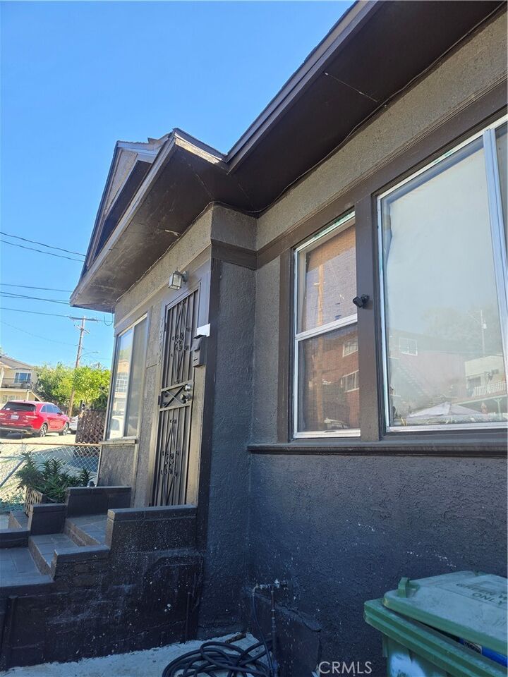 Property Photo:  3202 Ganahl  CA 90063 