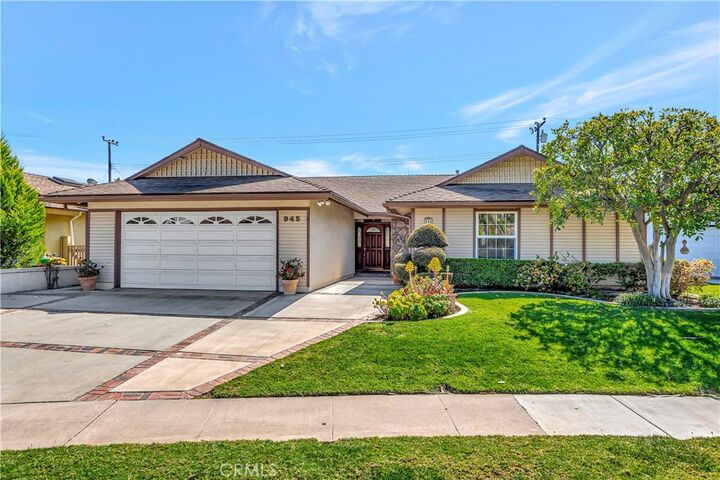 Property Photo:  945 Lansing Lane  CA 92626 