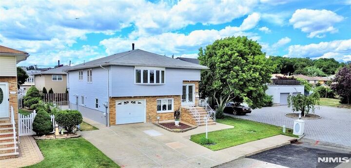 Property Photo:  1033 Park Drive  NJ 07094 