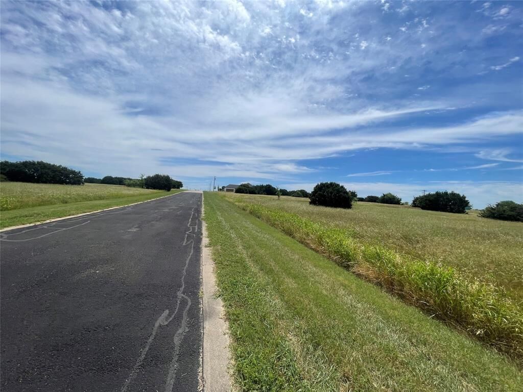Property Photo:  6705 Berkshire Drive  TX 76033 