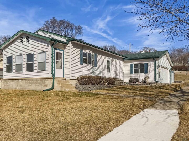 Property Photo:  2501 7th  IA 51105 