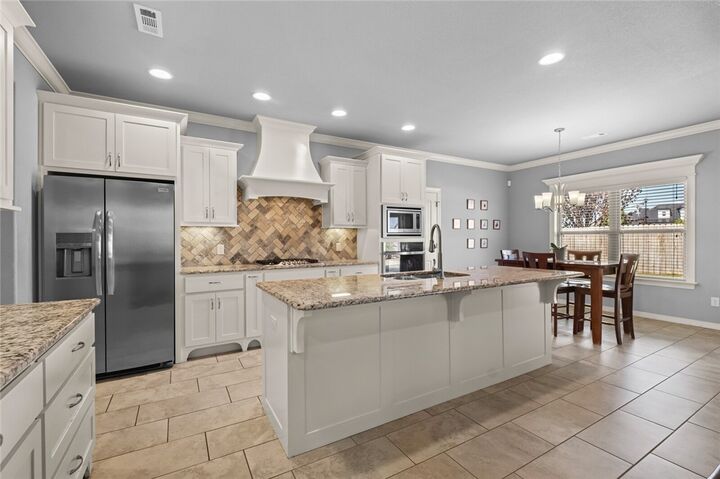 Property Photo:  807 Bellmara Circle  AR 72718 