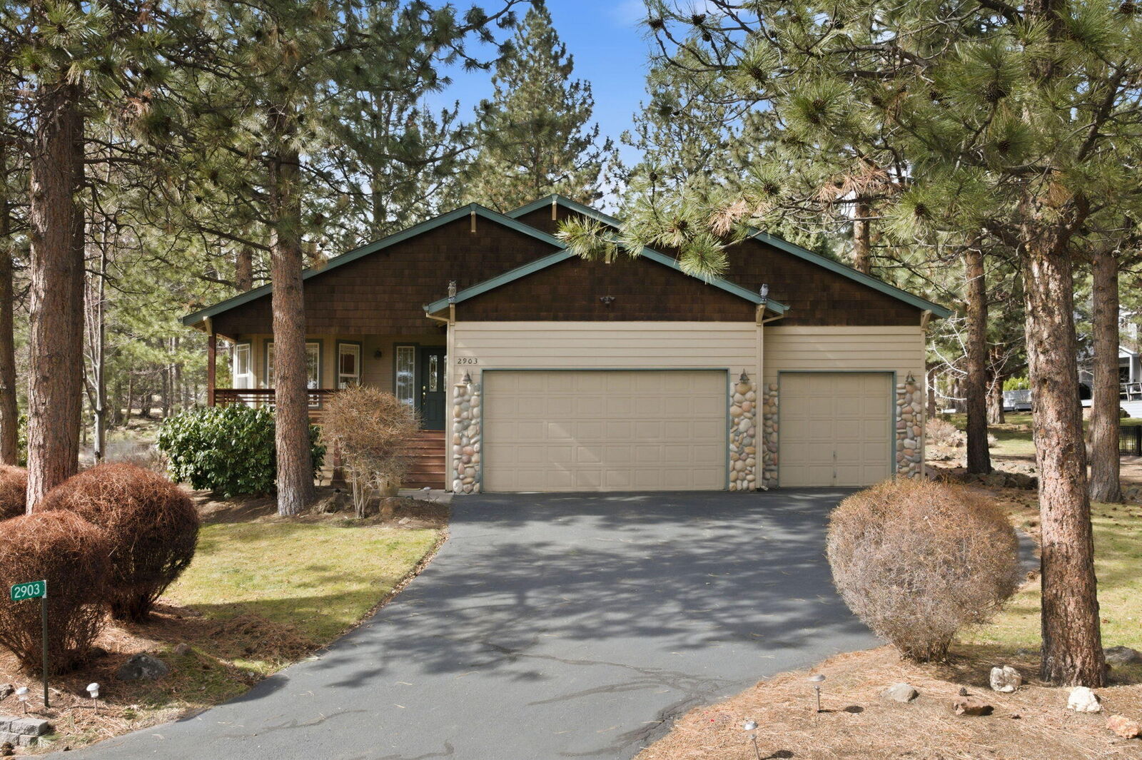 Property Photo:  2903 NW Fairway Heights Drive  OR 97703 