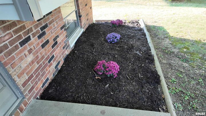 Property Photo: 6345 N Randwick Road IL 61615